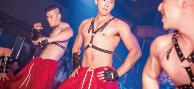 勁爆猛男秀表演